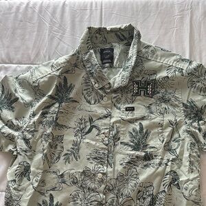 RVCA University of Hawaii Official Aloha Shirt Tropical Fish Print Slim